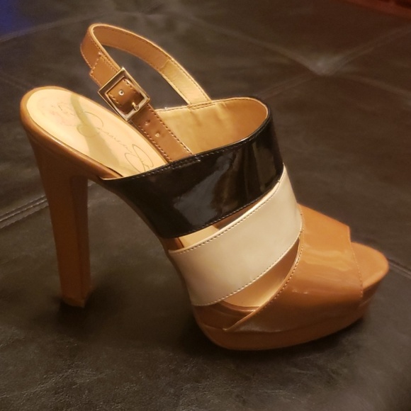 SOLD!! TWO pairs of size 8 shoes!!! - Picture 4 of 7